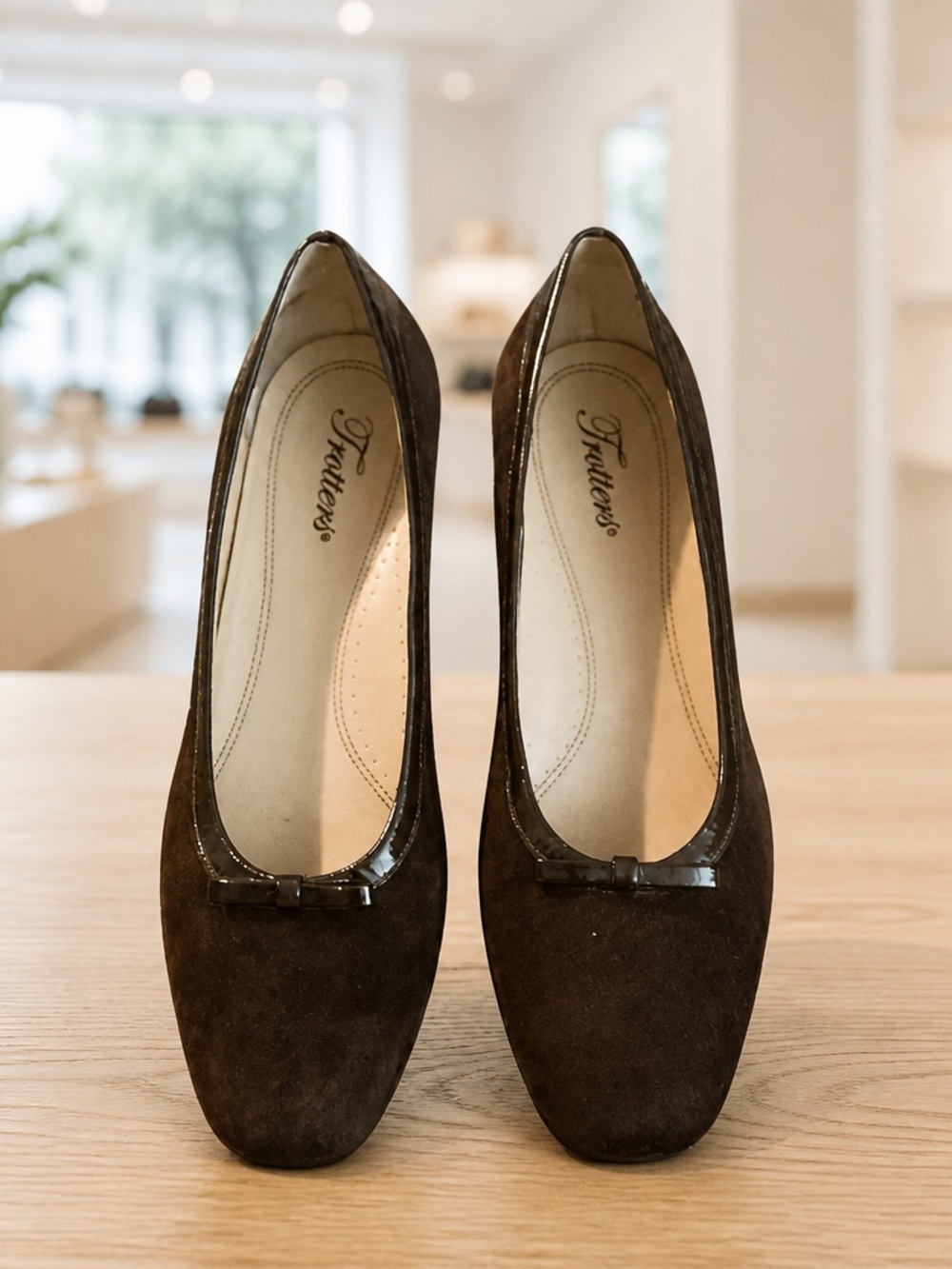 TROTTERS Darcy Suede/Patent Leather Pump Size 9M